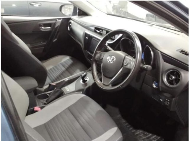 2015 TOYOTA AURIS 1.8 VVT-h Design Hatchback 5dr Petrol Hybrid CVT Euro 6 (s/s) (136 ps) - Photo 9