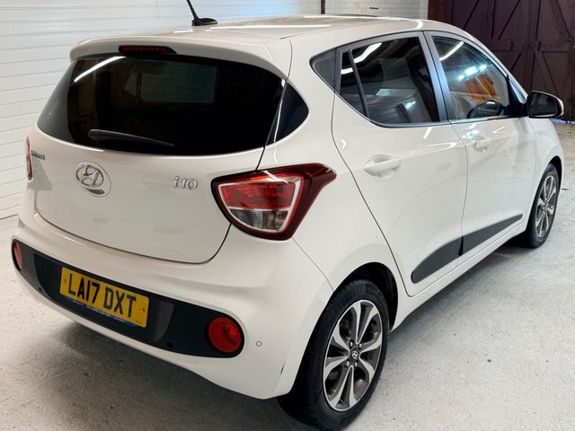 2017 HYUNDAI I10 1.2 Premium SE Hatchback 5dr Petrol Manual Euro 6 (87 ps) - Photo 4