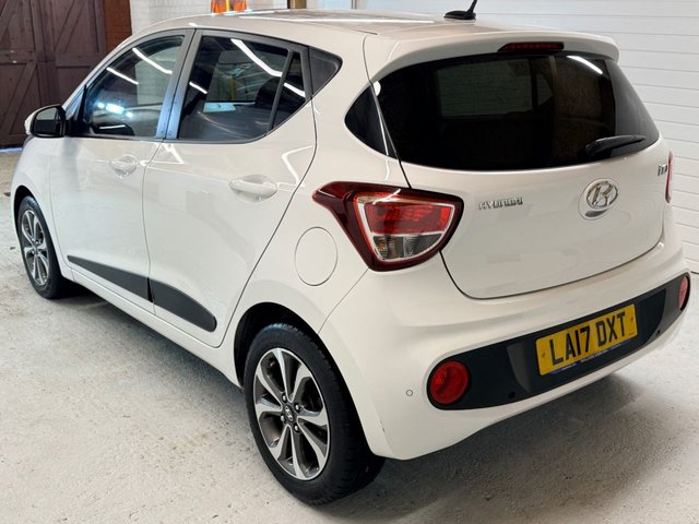 2017 HYUNDAI I10 1.2 Premium SE Hatchback 5dr Petrol Manual Euro 6 (87 ps) - Photo 5
