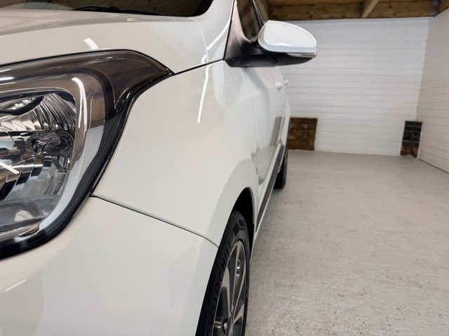 2017 HYUNDAI I10 1.2 Premium SE Hatchback 5dr Petrol Manual Euro 6 (87 ps) - Photo 6