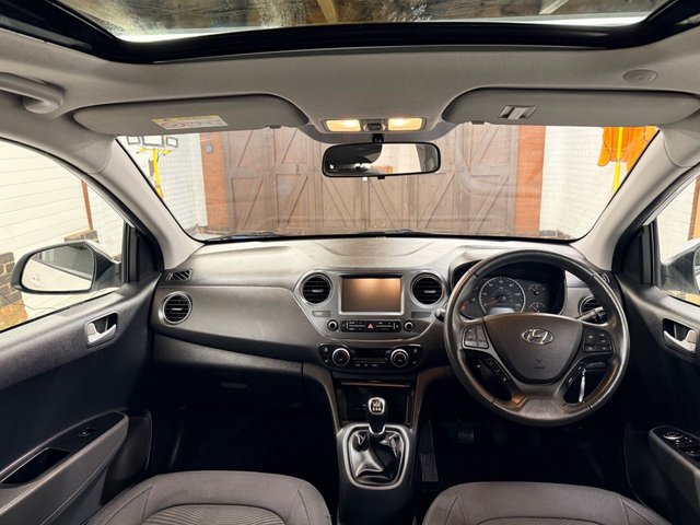 2017 HYUNDAI I10 1.2 Premium SE Hatchback 5dr Petrol Manual Euro 6 (87 ps) - Photo 10