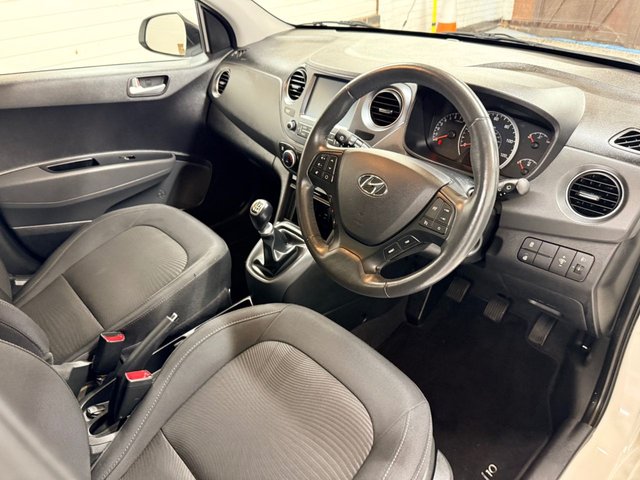 2017 HYUNDAI I10 1.2 Premium SE Hatchback 5dr Petrol Manual Euro 6 (87 ps) - Photo 11