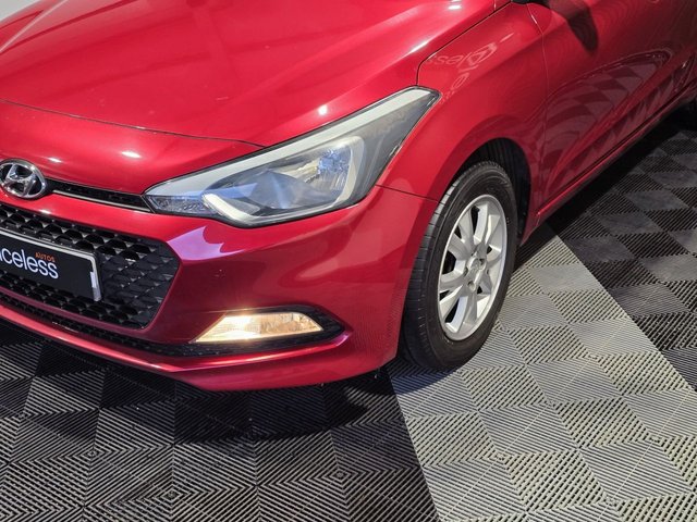 2017 HYUNDAI I20 - Photo 9
