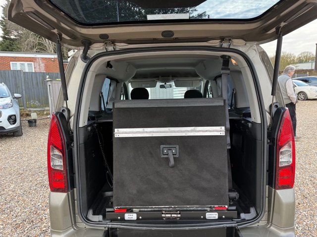 2014 Peugeot Partner Tepee 1.6L Tepee S 5dr - Photo 8