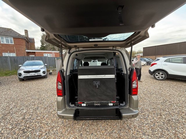 2014 Peugeot Partner Tepee 1.6L Tepee S 5dr - Photo 9