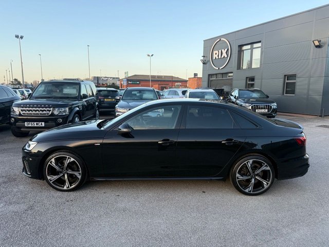 2022 AUDI A4 2.0 TFSI 35 Black Edition Saloon 4dr Petrol S Tronic Euro 6-1 OWNER FROM NEW-BANG AND OLUFSEN SOUND-VIRTUAL COCKPIT-HALF LEATHER-HEATED SEATS-BLUETOOTH-CRUISE CONTROL-SATNAV-REVERSE CAMERA-360 CAMERA-APPLE CAR PLAY-ELECTRIC FOLDING MIRRORS-DUAL ZONE CLIMATE CONTROL - Photo 3