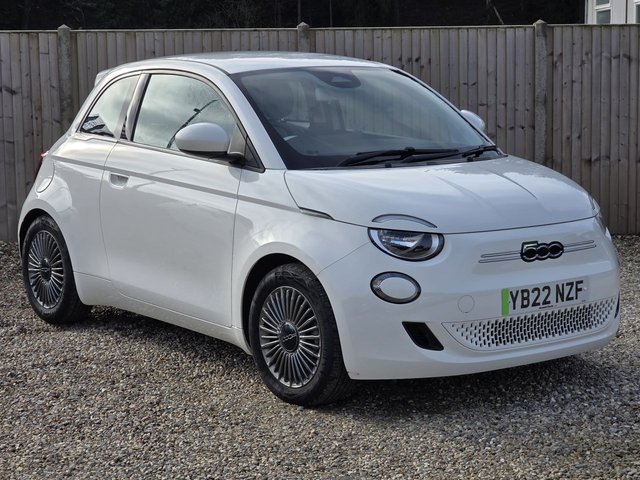 2022 FIAT 500E - Photo 8