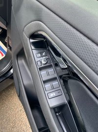 USED 2019 69 LAND ROVER RANGE ROVER EVOQUE 2.0 D180 R-Dynamic S SUV 5dr Diesel Auto 4WD Euro 6 (s/s) (180 ps) 1 former keeper drives superb
