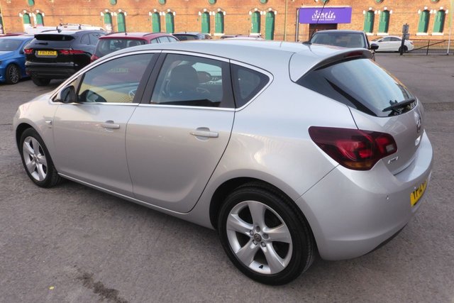 2012 VAUXHALL ASTRA - Photo 3