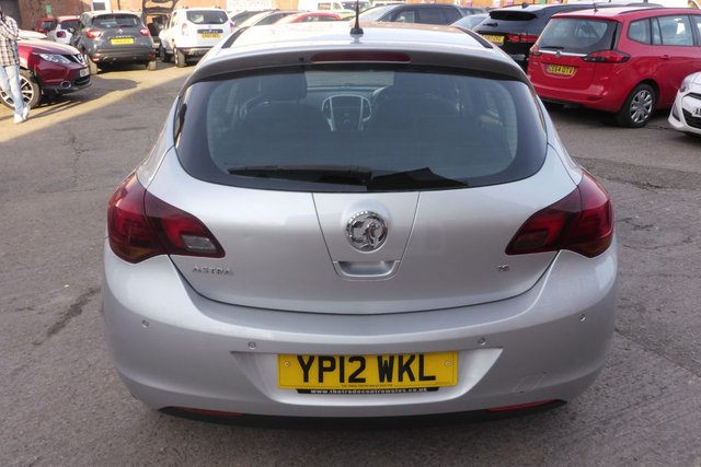 2012 VAUXHALL ASTRA - Photo 12