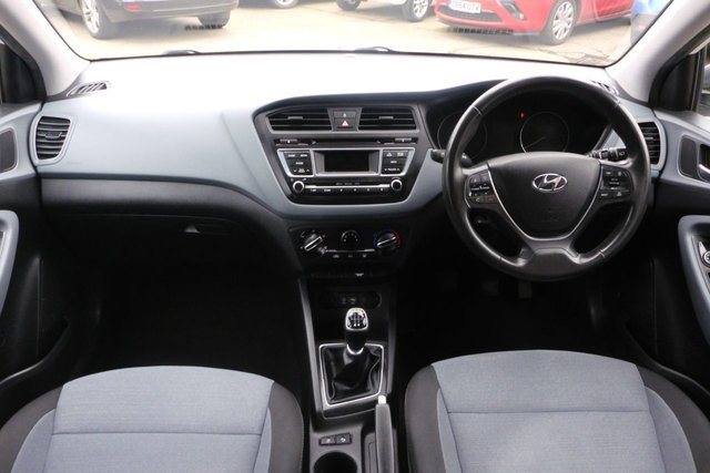 2016 HYUNDAI I20 - Photo 2
