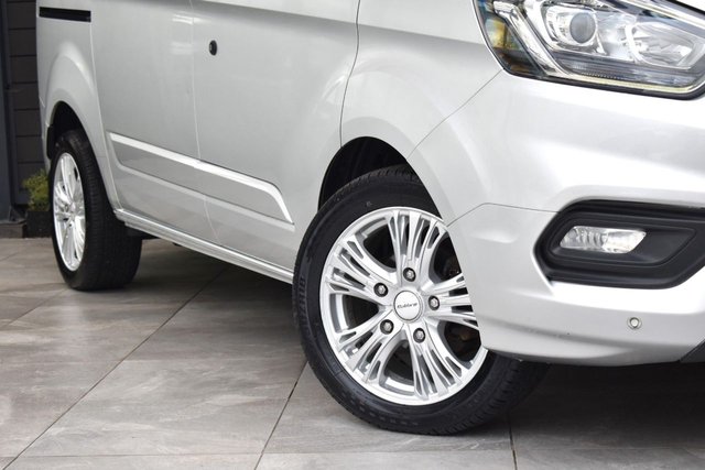 2018 Ford Transit Custom 2L Limited 5dr - Photo 3