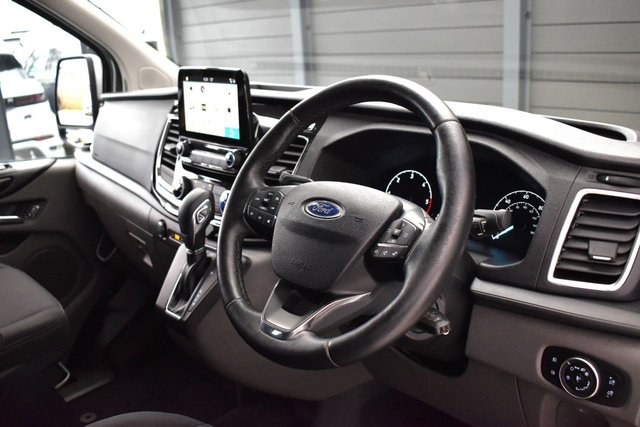 2018 Ford Transit Custom 2L Limited 5dr - Photo 8