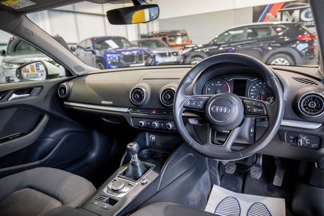 2019 Audi A3 1.6L SE Technik 5dr - Photo 2