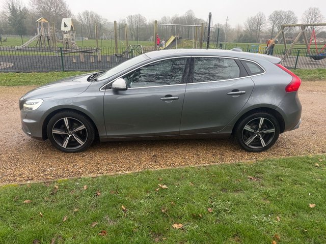2018 VOLVO V40 - Photo 8