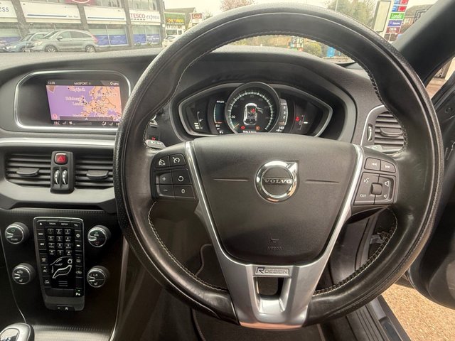 2018 VOLVO V40 - Photo 10