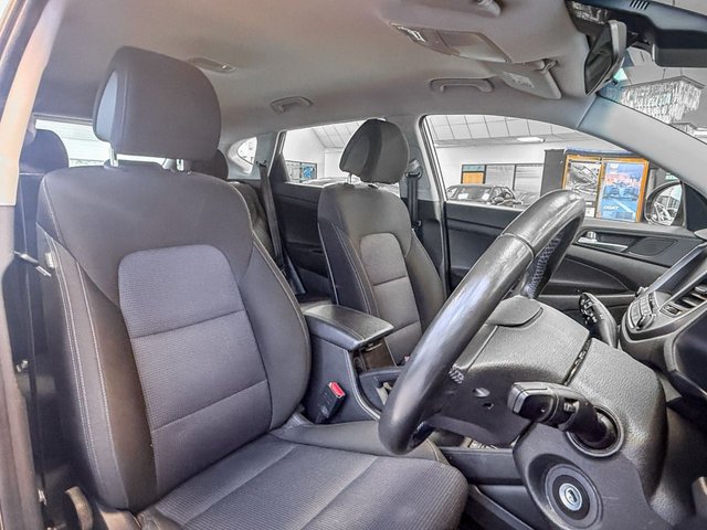 2017 Hyundai Tucson 1.7L SE Nav 5dr - Photo 4