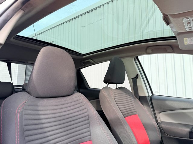 2015 Toyota Yaris 1.3L Sport 5dr - Photo 9