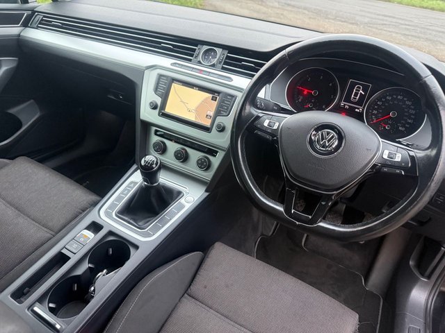 2015 VOLKSWAGEN PASSAT - Photo 6