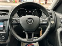 USED 2015 65 SKODA YETI 2.0 TDI SE L Outdoor 5dr Diesel DSG 4WD Euro 6 (s/s) (150 ps) 