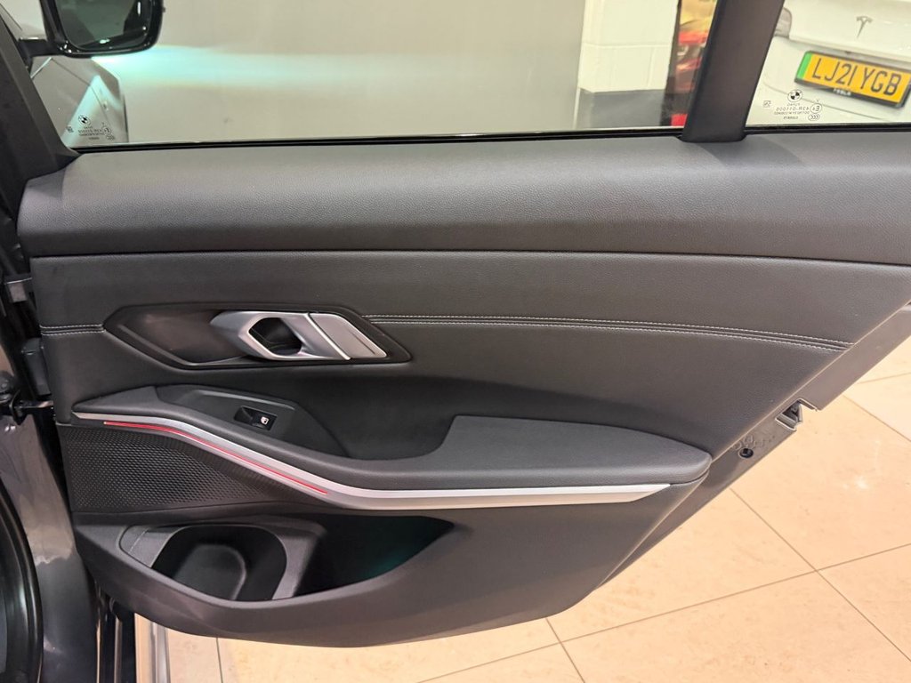 USED 2021 21 BMW 3 SERIES 2.0 330e 12kWh M Sport Touring 5dr Petrol Plug-in Hybrid Auto Euro 6 (s/s) (292 ps) 