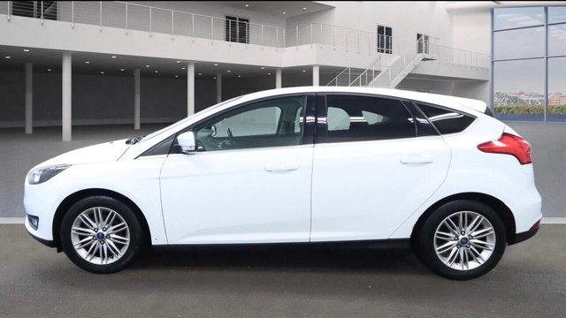 2017 FORD FOCUS - Photo 3