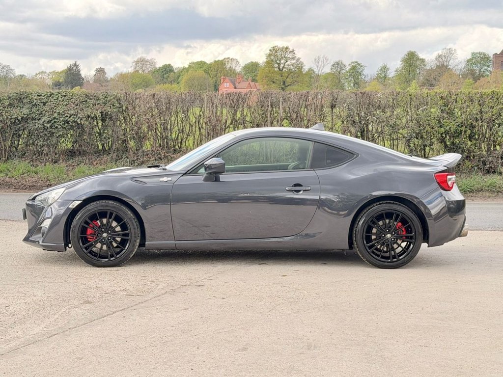 USED 2013 13 TOYOTA GT86 2.0 Boxer D-4S Coupe 2dr Petrol Auto Euro 5 (200 ps) 7 Services|SatNav|Cruise|Digital Dash|