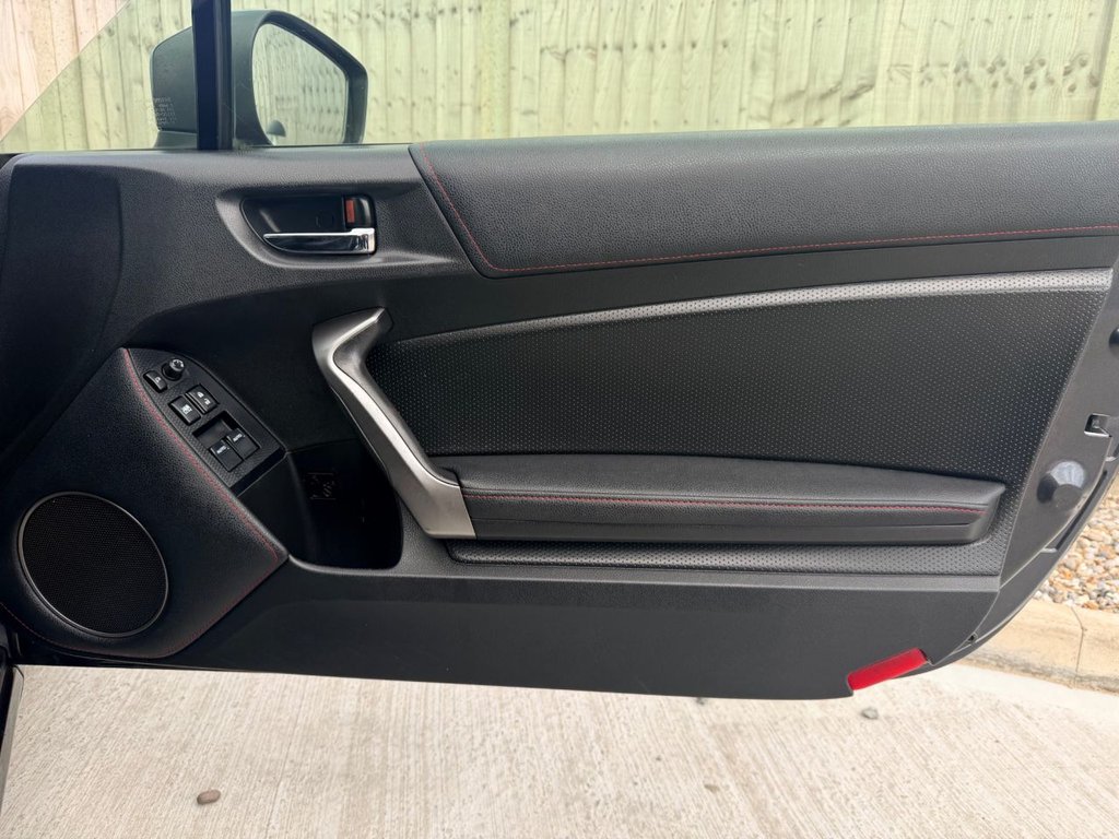 USED 2013 13 TOYOTA GT86 2.0 Boxer D-4S Coupe 2dr Petrol Auto Euro 5 (200 ps) 7 Services|SatNav|Cruise|Digital Dash|