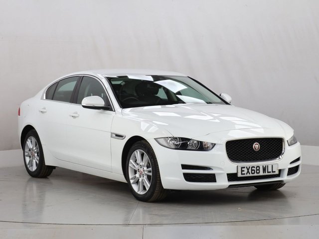 2018 Jaguar Xe 2L Prestige 4dr - Photo 2