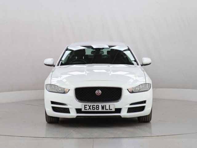 2018 Jaguar Xe 2L Prestige 4dr - Photo 3