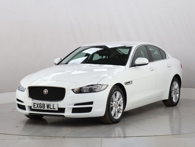 2018 Jaguar Xe 2L Prestige 4dr - Photo 5