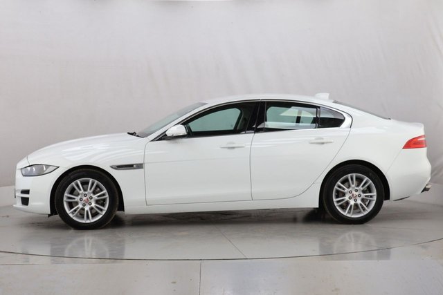 2018 Jaguar Xe 2L Prestige 4dr - Photo 6