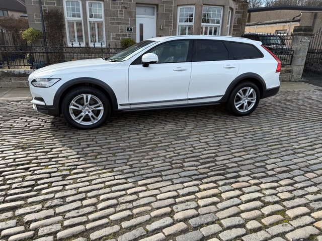 2017 VOLVO V90 Cross Country - Photo 8
