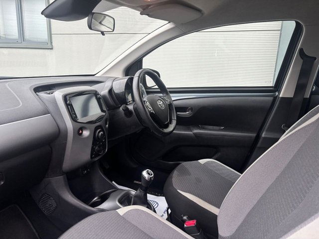 2021 TOYOTA AYGO 1.0 VVT-i x-play Hatchback 5dr Petrol Manual Euro 6 (Safety Sense) (71 ps) - Photo 6