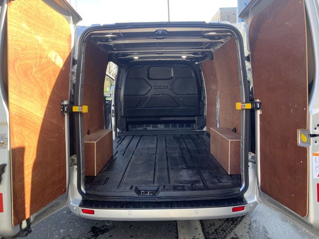 2022 Ford Transit Custom 2L Limited 5dr - Photo 12