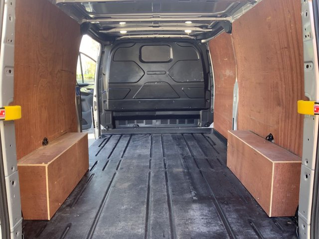 2022 Ford Transit Custom 2L Limited 5dr - Photo 11