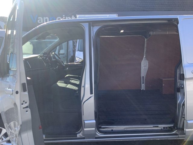 2022 Ford Transit Custom 2L Limited 5dr - Photo 10