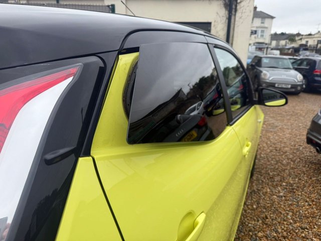 2016 TOYOTA AYGO 2016 1.0 VVT-i x-cite 3 Yellow Bi-Tone Hatchback 5dr Petrol x-shift Euro 6 (68 ps) - Photo 9