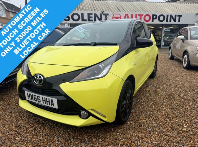 2016 TOYOTA AYGO 2016 1.0 VVT-i x-cite 3 Yellow Bi-Tone Hatchback 5dr Petrol x-shift Euro 6 (68 ps)