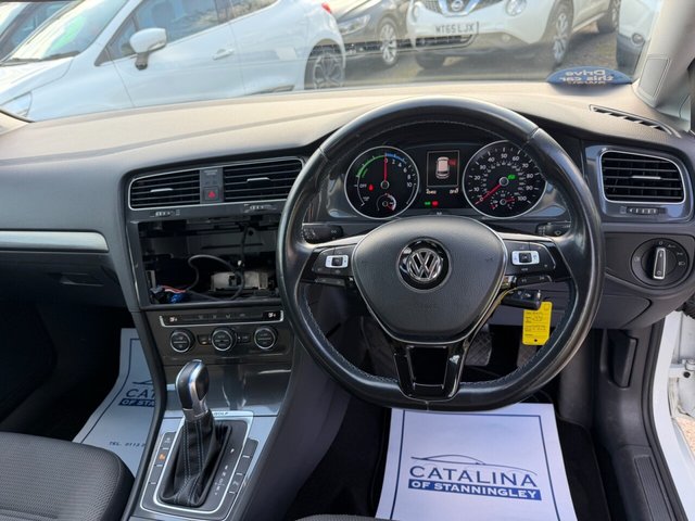 2019 Volkswagen E-Golf - Photo 4