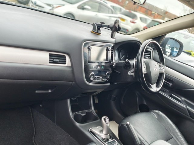 2015 MITSUBISHI OUTLANDER - Photo 11
