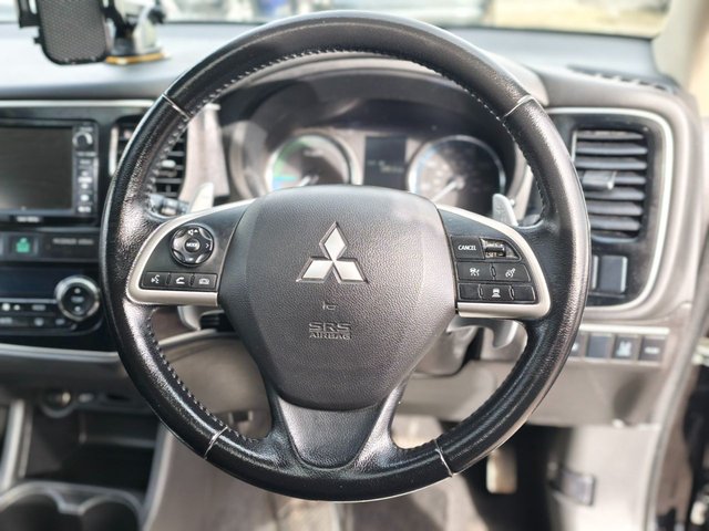 2015 MITSUBISHI OUTLANDER - Photo 3