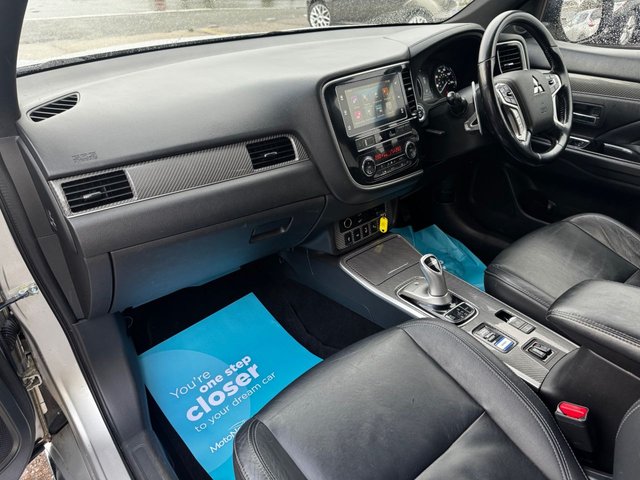 2018 MITSUBISHI OUTLANDER - Photo 3