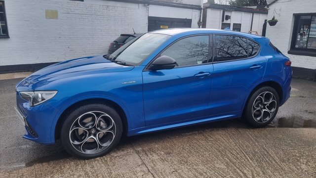 2022 Alfa Romeo Stelvio - Photo 4