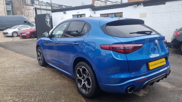 2022 Alfa Romeo Stelvio - Photo 8