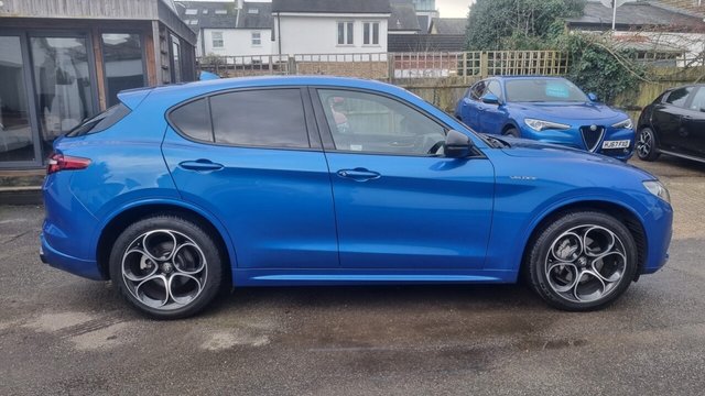 2022 Alfa Romeo Stelvio - Photo 9