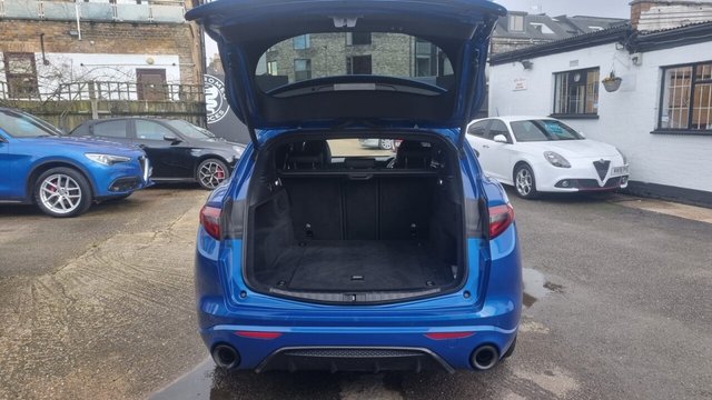 2022 Alfa Romeo Stelvio - Photo 12