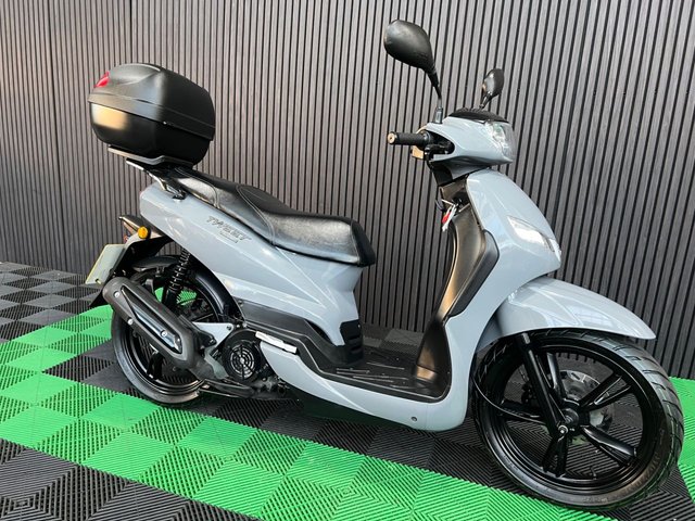 View our PEUGEOT Tweet 125