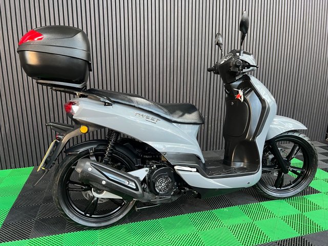 View our PEUGEOT Tweet 125