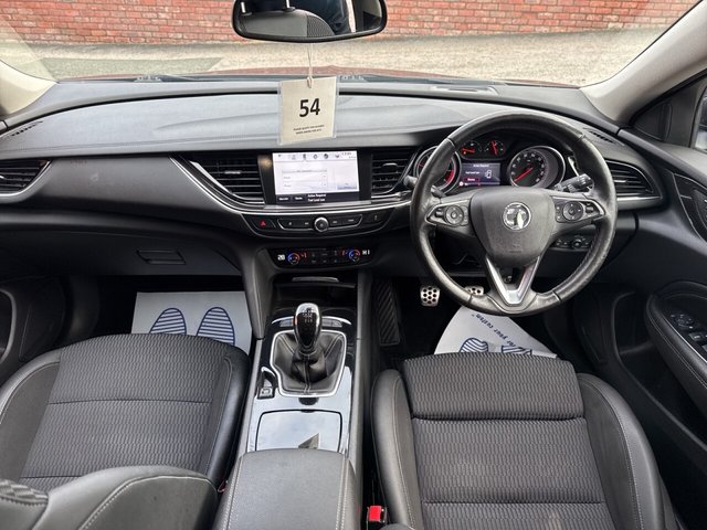2018 Vauxhall Insignia 2L SRI Nav 5dr - Photo 5
